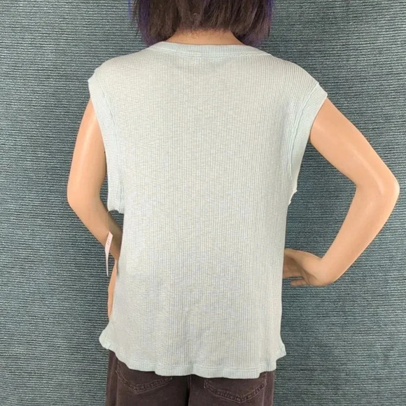 NWT Sleeveless Textured Tee Shirt With Long Armholes. So Brand Muscle Tank - Picture 6 of 11